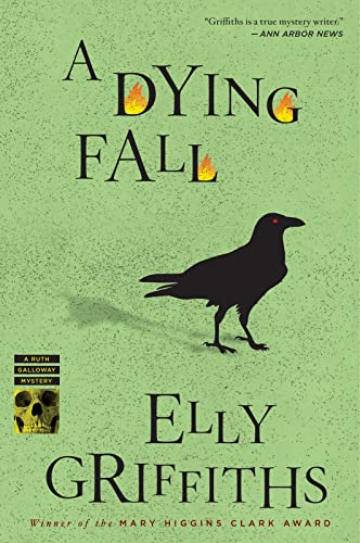 Imagen de archivo de A Dying Fall (Ruth Galloway Mystery) (Ruth Galloway Mysteries, 5) a la venta por Dream Books Co.