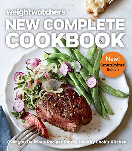 Stock image for Weight Watchers New Complete Cookbook, Smartpoints Edition: Over 500 Delicious Recipes for the Healthy Cooks Kitchen for sale by Zoom Books Company