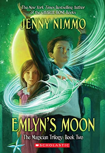 9780545071253: Emlyn's Moon (The Magician Trlogy)