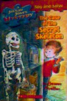 9780545150408: The Case of the Secret Skeleton (Jigsaw Jones)