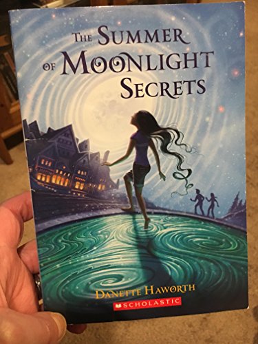 Beispielbild fr Summer of Moonlight Secrets zum Verkauf von The Book Merchant, LLC