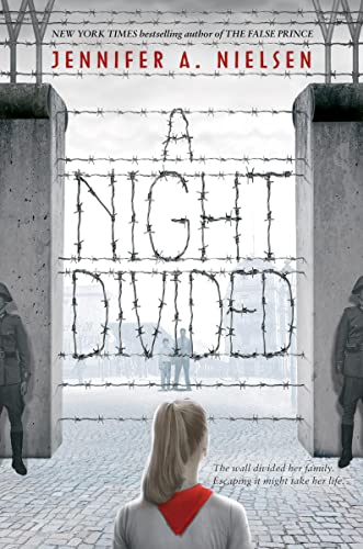 9780545682428: A Night Divided