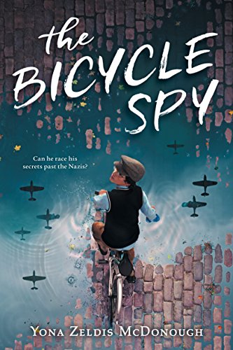 9780545850957: The Bicycle Spy