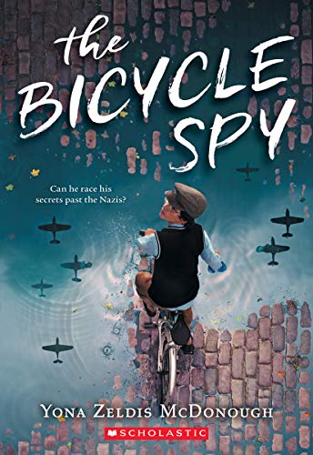 9780545850964: The Bicycle Spy