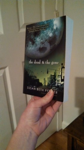 Imagen de archivo de The Dead and the Gone a la venta por Gulf Coast Books