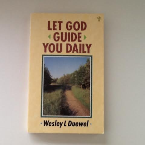 Beispielbild fr Let God Guide You Daily zum Verkauf von WorldofBooks