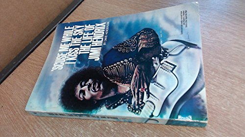 Beispielbild fr Scuse me while I kiss the sky: The life of Jimi Hendrix zum Verkauf von Half Price Books Inc.