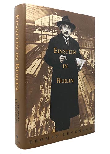 Beispielbild fr Einstein in Berlin zum Verkauf von Better World Books