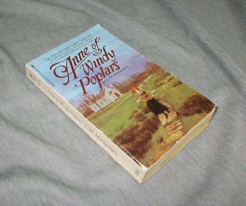 Imagen de archivo de Anne of Windy Poplars a la venta por ThriftBooks-Dallas