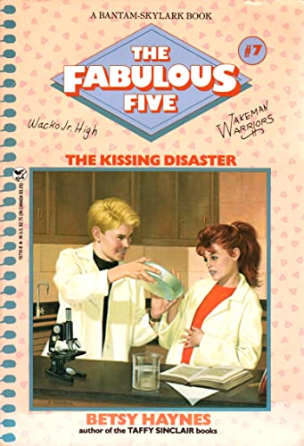 9780553157109: The Kissing Disaster (Fabulous Five)