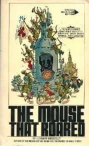 9780553249699: The Mouse That Roared