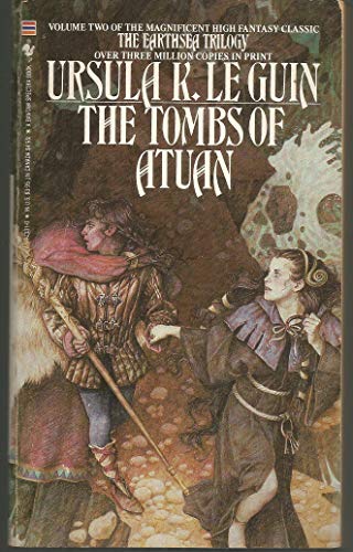 Beispielbild fr The Tombs of Atuan (Earthsea Trilogy) zum Verkauf von Pieuler Store