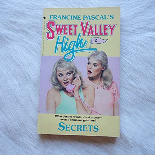 9780553275780: Secrets (Sweet Valley High)