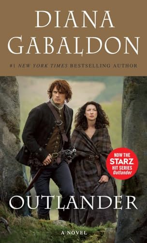 Beispielbild fr Outlander (Starz Tie-in Edition): A Novel zum Verkauf von Your Online Bookstore