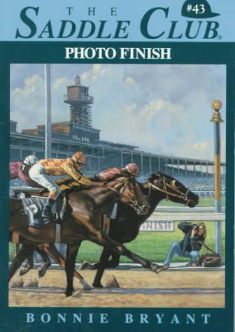 Beispielbild fr Photo Finish (Saddle Club, No. 43) zum Verkauf von Wonder Book