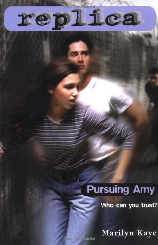 Imagen de archivo de Pursuing Amy (Replica 2) a la venta por Wonder Book