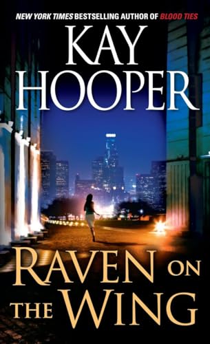 Raven on the Wing (Hagen) (9780553590593) by Hooper, Kay