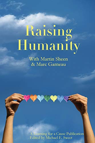 9780557064687: Raising Humanity