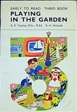 Beispielbild fr Early to Read- Playing in the Garden zum Verkauf von Harry Righton