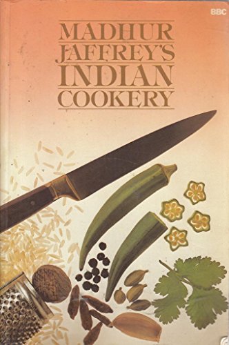 Imagen de archivo de MADHUR JAFFREY'S INDIAN COOKERY The Indian Cooking Classic a la venta por COOK AND BAKERS BOOKS