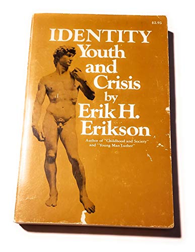 9780571086771: Identity: Youth and Crisis