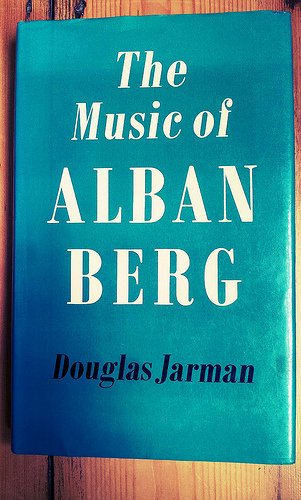 9780571109562: Music of Alban Berg