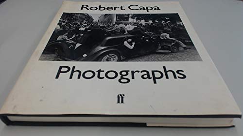 Imagen de archivo de Robet Capa Photographs a la venta por St Paul's Bookshop P.B.F.A.