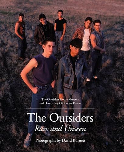 Imagen de archivo de The Outsiders 'Rare and Unseen.   Photography by David Burnett. a la venta por Open Books West Loop