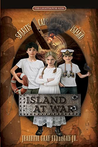 Imagen de archivo de Island at War : Spirits of Cape Hatteras Island a la venta por Better World Books