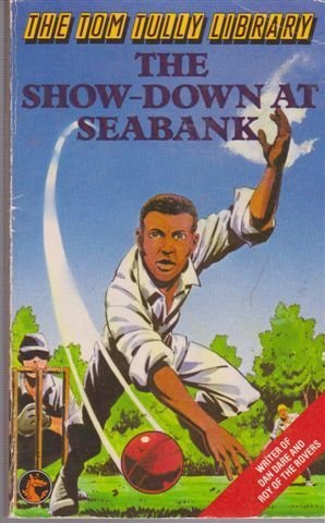 Stock image for The Show-Down at Seabank (Dragon Books) for sale by AwesomeBooks