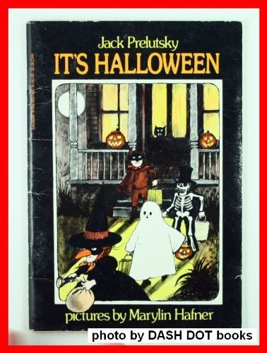 Beispielbild fr It's Halloween zum Verkauf von BooksRun