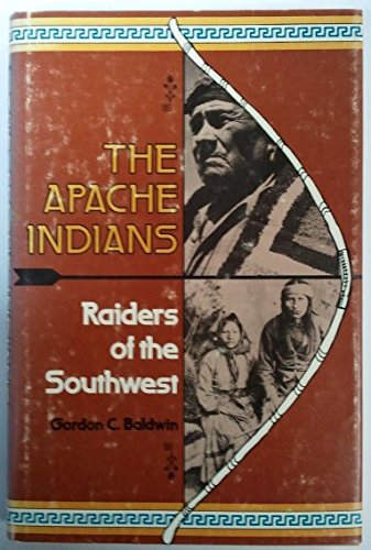 9780590073219: The Apache Indians: Raiders of the Southwest