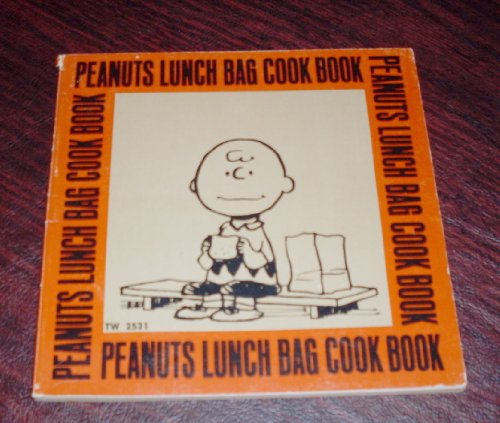 Imagen de archivo de Peanuts Lunch Bag Cook Book a la venta por Wonder Book