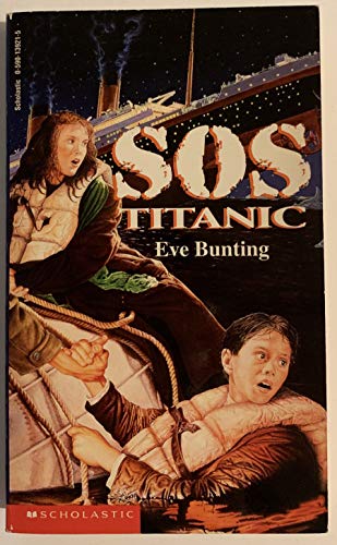 Imagen de archivo de SOS Titanic a la venta por ThriftBooks-Atlanta