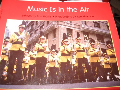 9780590275408: Music Is in the Air (Beginning Literacy)