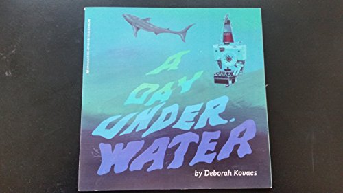 Imagen de archivo de A Day Underwater a la venta por Gulf Coast Books