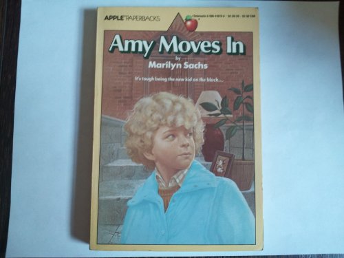 Beispielbild fr Amy Moves in zum Verkauf von Wonder Book