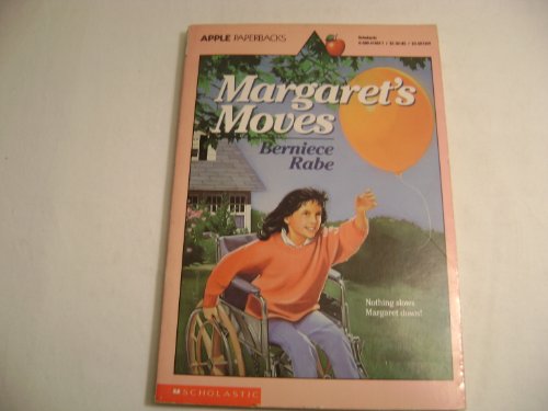 9780590416672: Margaret's Moves