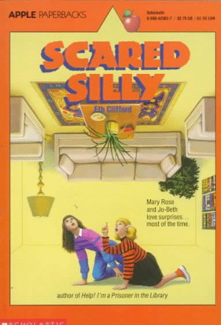 Imagen de archivo de Scared Silly a la venta por SecondSale