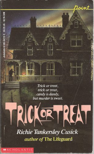 Imagen de archivo de Trick or Treat a la venta por Zoom Books Company
