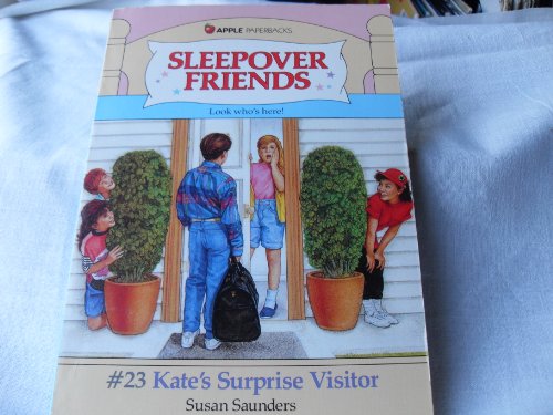 9780590428194: Kate's Surprise Visitor (Sleepover Friends)
