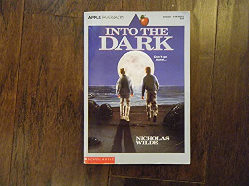 Beispielbild fr Into the Dark zum Verkauf von Better World Books
