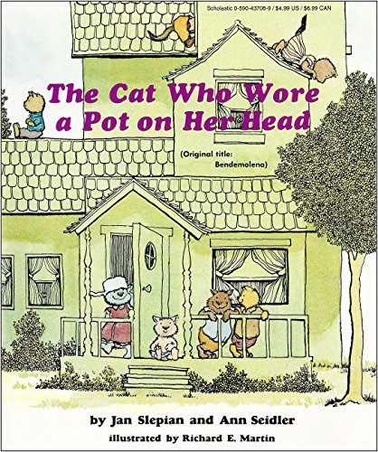 Beispielbild fr The Cat Who Wore a Pot On Her Head zum Verkauf von SecondSale