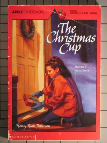 9780590438704: The Christmas Cup