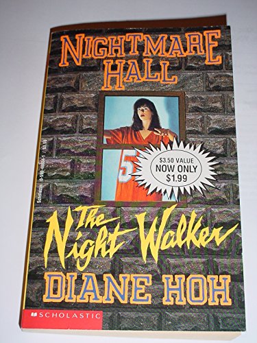 Imagen de archivo de Nightmare Hall #09: The Night Walker a la venta por ThriftBooks-Atlanta