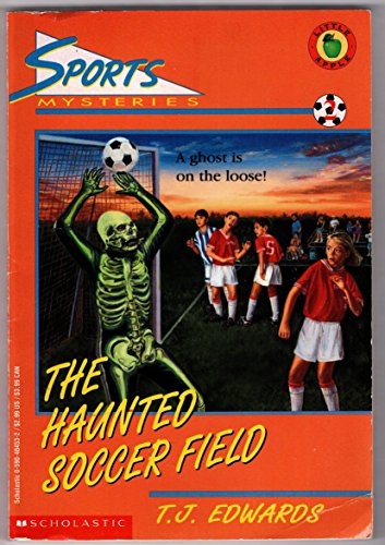 Imagen de archivo de Sports Mystery #02: The Haunted Soccer Field a la venta por 2Vbooks