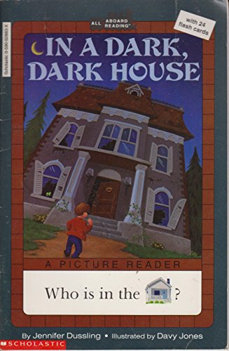 9780590928830: In a Dark Dark House