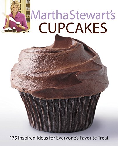 Imagen de archivo de Martha Stewart's Cupcakes: 175 Inspired Ideas for Everyone's Favourite Treat a la venta por Discover Books