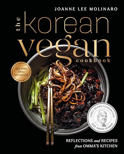 Stock image for The Korean Vegan Cookbook: Reflections and Recipes from Omma's Kitchen for sale by Zoom Books Company