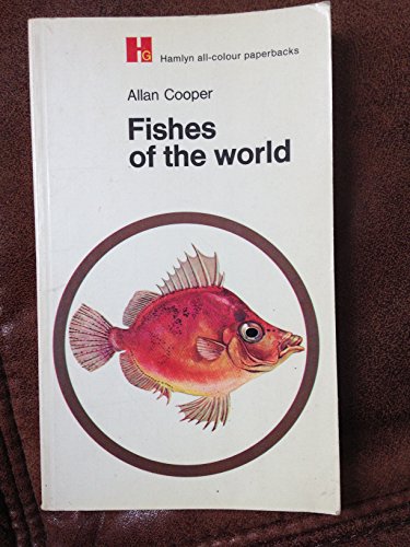 Imagen de archivo de FISHES OF THE WORLD. Hamlyn All-Colour Paperbacks. a la venta por Coch-y-Bonddu Books Ltd